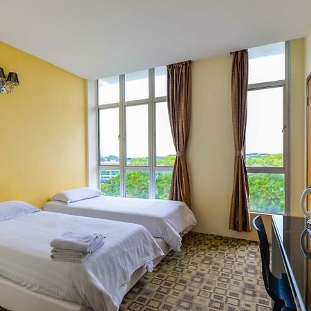 Fumah Hotel Shah Alam Exterior photo