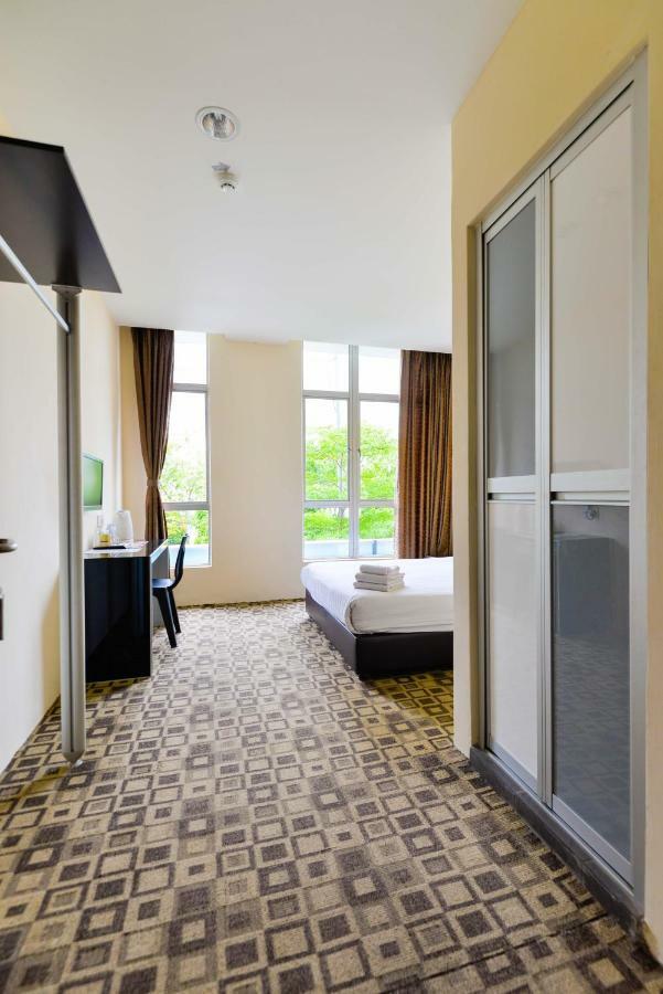 Fumah Hotel Shah Alam Exterior photo